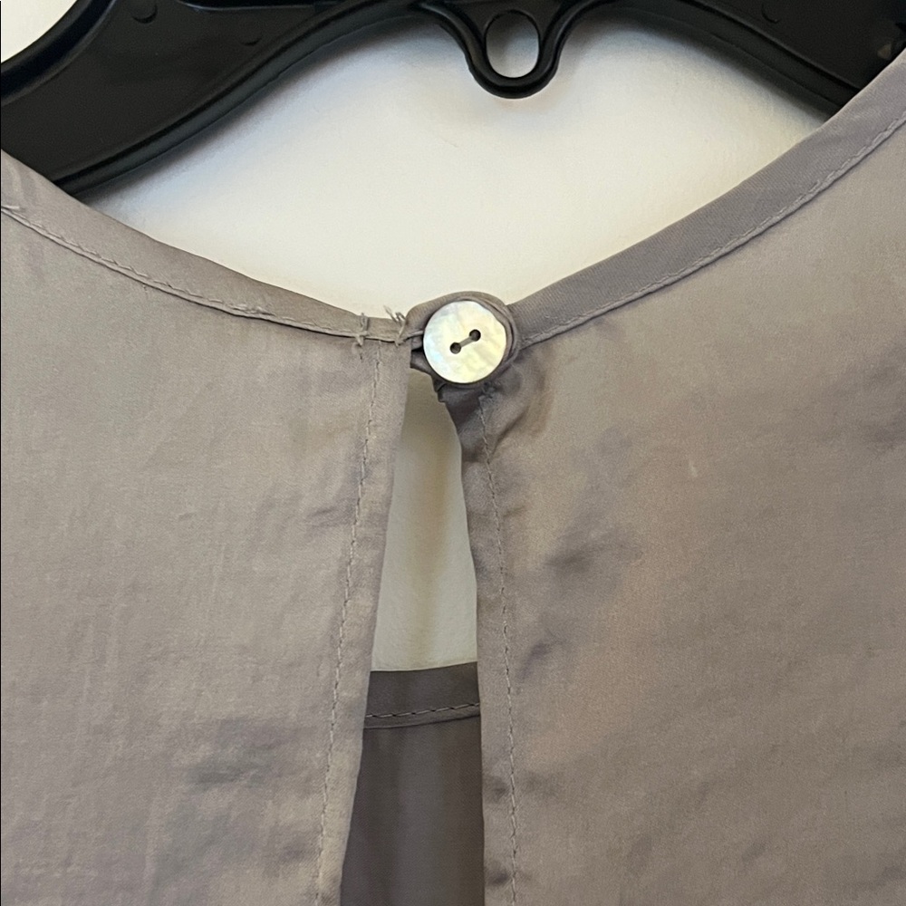 ✨🩶 Show Me Your MuMu Silver Sleeveless Tank Top – Size Small 🩶✨ - Picture 8 of 10
